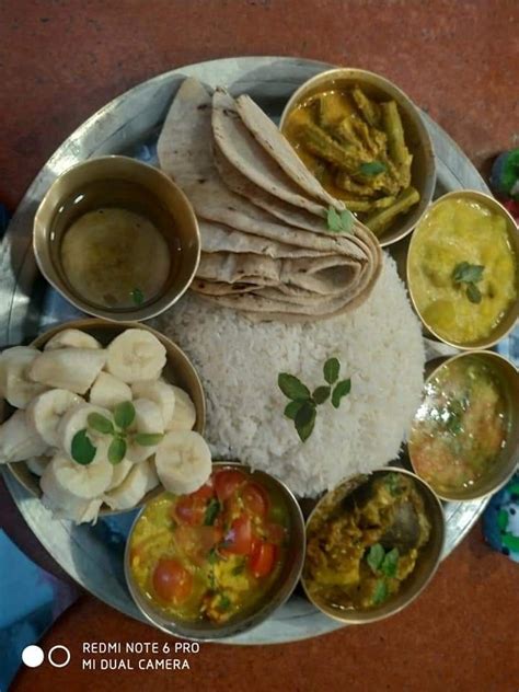 Iskcon vrindavan devotees Kichen Today morning Prasadam Chapati rice ...