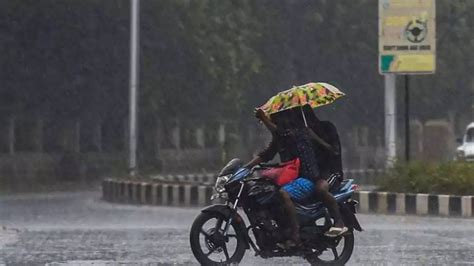 Sudden showers lash several parts of Chennai, more heavy rains expected ...