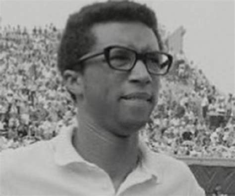 Arthur Ashe Biography - Facts, Childhood, Family Life & Achievements