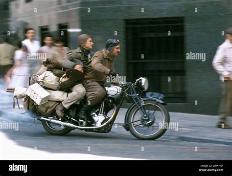 GAEL GARCIA BERNAL, RODRIGO DE LA SERNA, THE MOTORCYCLE DIARIES, 2004 Stock Photo - Alamy