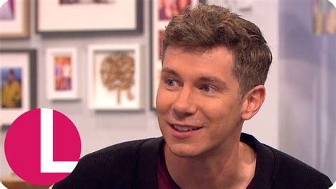 Karl Davies Talks About Stripping Off In Brief Encounters | Lorraine - YouTube