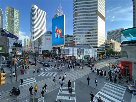 Yonge Dundas Square - Toronto, Canada | CityDays