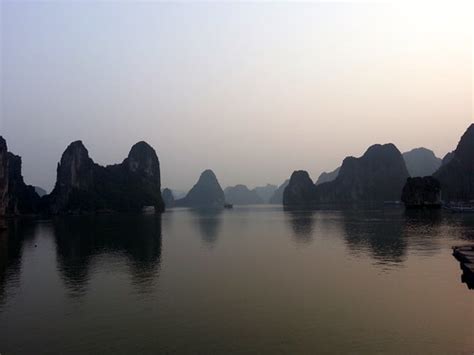 2013-12-09T16.36.56_SAMSUNG | Halong bay islands at dusk in … | Flickr