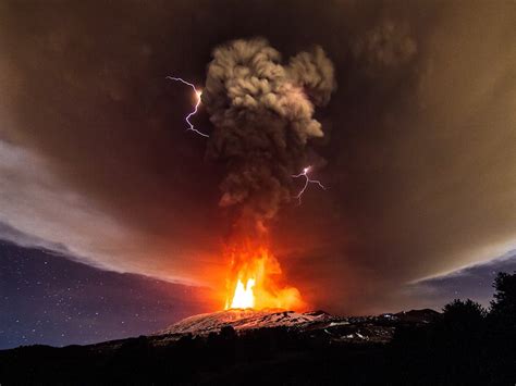 Mount Etna: Incredible video of the volcano erupting for first time in two years | Europe | News ...