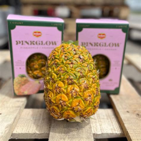 Pink Glow Pink Flesh Pineapple (1pc Gift Box) – Fresh Collective