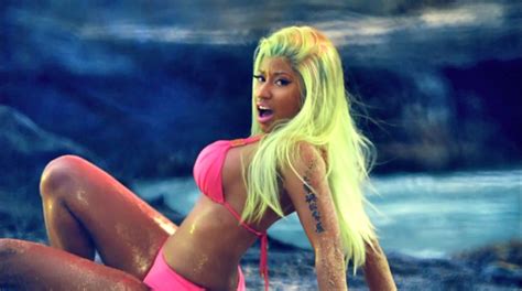 Nicki Minaj Starships Album Cover