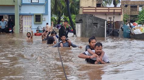 Flood-like situation in Gujarat as heavy rain batters Saurashtra, many ...