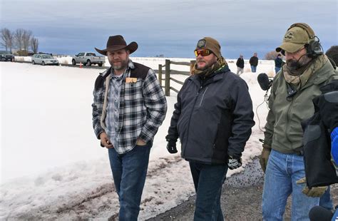 Ammon Bundy And 7 Other Militants Arrested; 1 Killed Near Oregon Refuge ...