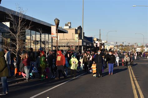 Annual Downtown Moses Lake Trick or Treat sees huge turnout | Columbia ...