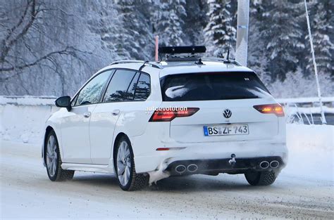 Mind the Camo: 2025 VW Golf R Variant Spied in Europe Feeling at Home ...