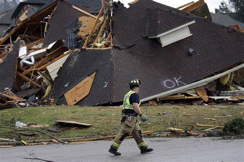 Update: At least 5 dead as tornadoes slam Alabama