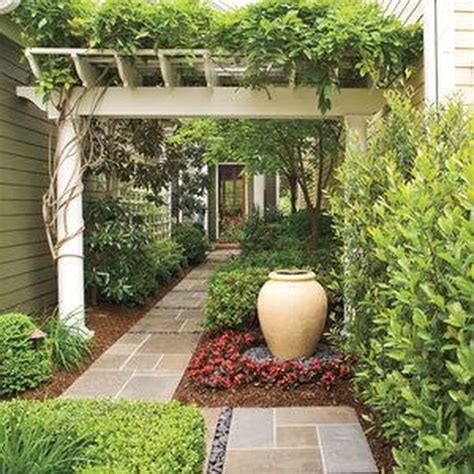 50 Cute Front Yard Courtyard Landscaping Ideas #smallfrontyardlandscapingideas Landscape design ...