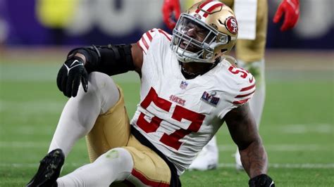 Mic'd Up Clip Shows Devastated 49ers After Dre Greenlaw Injury