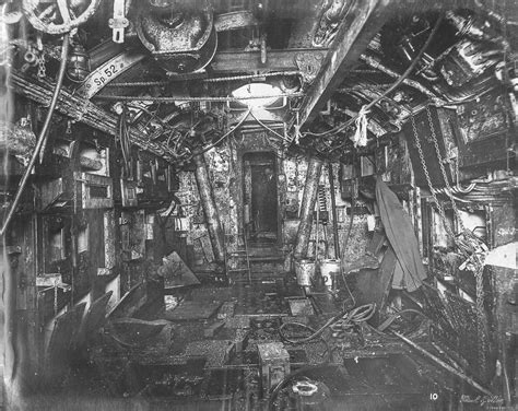 The inside of a WWI submarine was creepy and claustrophobic | German submarines, Boat, World war