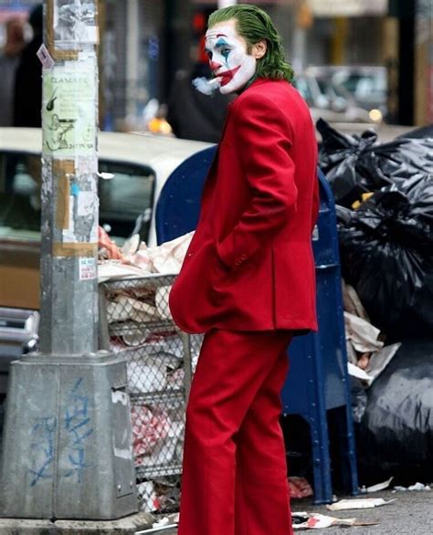 Joaquin Phoenix - Joker #joaquinphoenixjoker / Filming #joker #jokermovie Gotham Joker, Joker ...