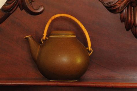 Arabia of Finland Teapot | Collectors Weekly