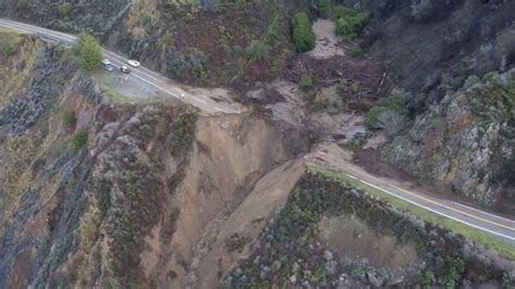 California’s Highway 1: Section of road collapses into ocean | Video | Herald Sun