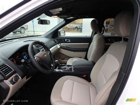 Medium Stone Interior 2018 Ford Explorer 4WD Photo #125439646 ...