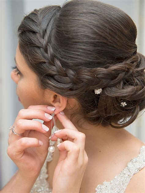 81 Beautiful Updos for Long-Haired Brides | Frisuren, Zopf lange haare, Frisur hochgesteckt