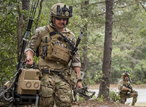 USAF EOD during a training exercise [780 x 573] : r/MilitaryPorn