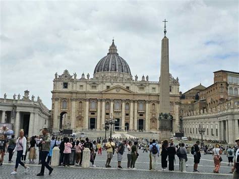 Rome: St Peter's Basilica & Papal Tombs Tour with Dome Climb | GetYourGuide