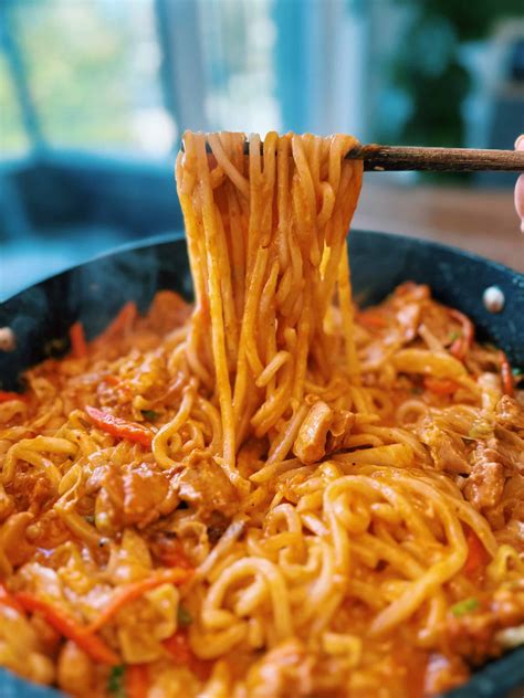 Dak Galbi-Inspired One-Pot Spicy Chicken Noodles - Tiffy Cooks