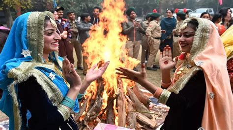 Folk Songs Of Lohri 2023: 'सुंदर मुंदरिये हो' इस लोकगीत के बिना अधूरा है लोहड़ी का त्योहार ...