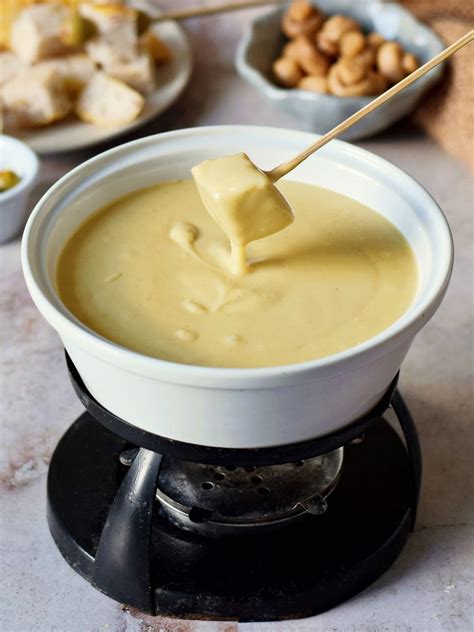 Vegan Cheese Fondue (The Best Recipe) - Elavegan