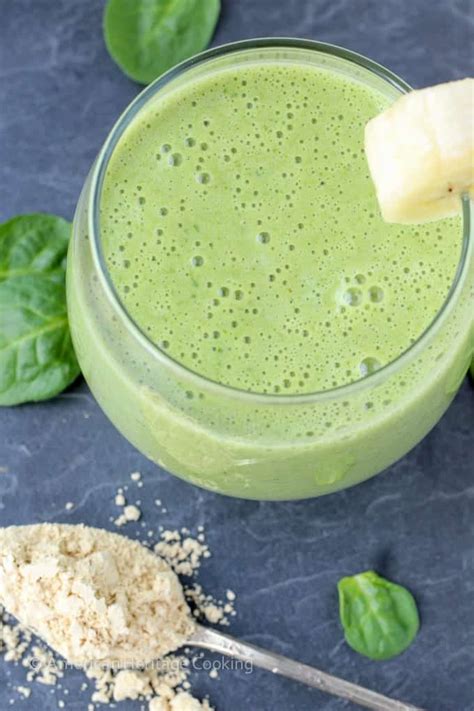 Low Calorie Peanut Butter Banana Spinach Smoothie