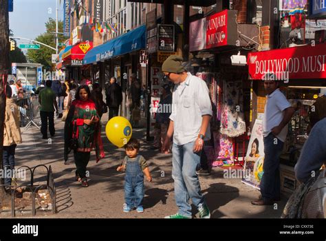 Jackson Heights neighborhood in Queens in New York Stock Photo - Alamy