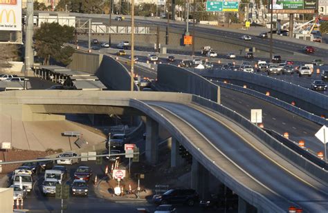 Las Vegas drivers struggle with detours, lanes near Spaghetti Bowl ...