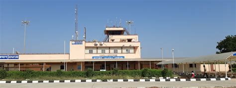 Ground Handler at VAKE Airport, KANDLA Airport, IXY Airport, India - VVIP - Flight