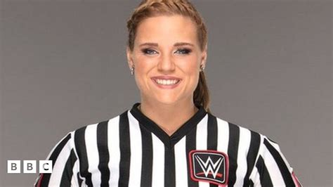 WWE: Jessika Carr is Smackdown's first full-time female referee - BBC Newsround