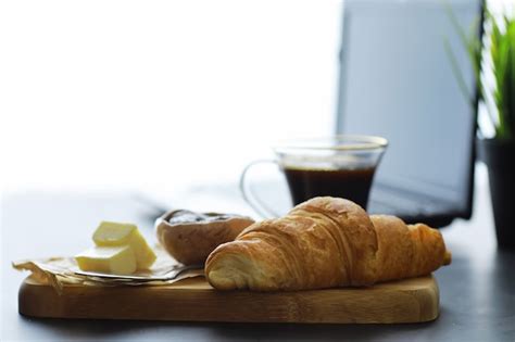 Premium Photo | Fresh pastries on the table. french flavored croissant for breakfast.