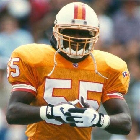 Derrick Brooks | Tampa bay buccaneers football, Buccaneers football, Nfl football players