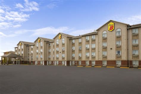 Super 8 by Wyndham Fort Nelson BC | Fort Nelson, BC Hotels