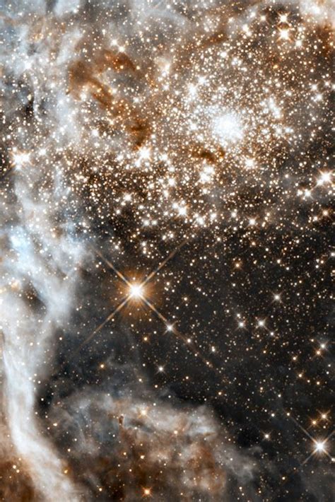 Beauty & The Universe — 30 Doradus in Infrared﻿ | Hubble Space ...