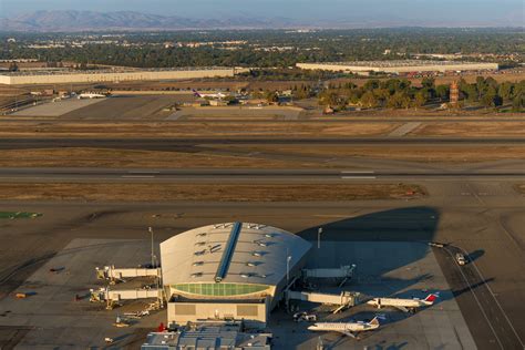 What Caused The Fresno Airport Fuel Shortage? : fresno