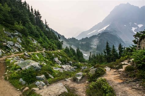 Hiking the North Cascades: 4 Spectacular Day Hikes - The Unending Journey