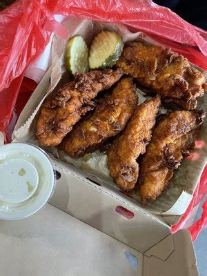 CHUCKS HOT CHICKEN - 15 Photos & 22 Reviews - 9816 Manchester Rd, St ...