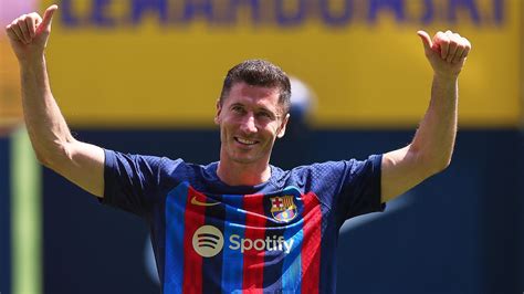 Barcelona confirm Robert Lewandowski's shirt number - Football transfer news