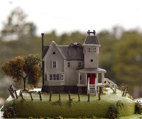 Beetlejuice The Maitland's House Miniature Diorama | Beetlejuice house, Beetlejuice halloween ...