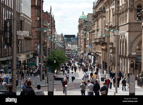 Buchanan Street the main shopping street in Glasgow. Photo:Jeff Gilbert ...