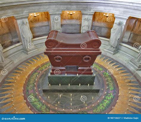 Napoleon`s Tomb at Les Invalides in Paris Editorial Photography - Image ...