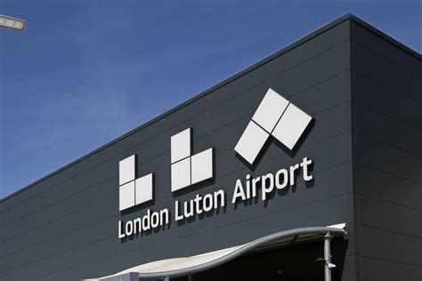 Luton Council defends cost of new shuttle service to airport