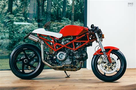 Red Angel: An extra lean Ducati Monster 620 from Prague | Bike EXIF