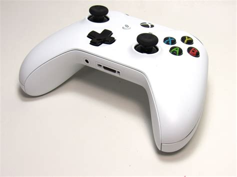 White Xbox One Controller Review - Xbox One S Controller Review