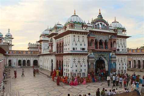 Datei:Inside view of the Janki Mandir of Janakpur, Nepal..JPG – Wikipedia