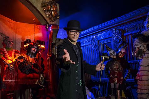 Zak Bagans ’ The Haunted Museum Offers a Spooky Collection of the Weird ...