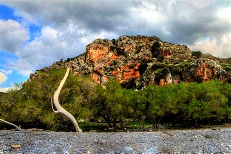 Nomadish: Hiking in gorgeous Preveli gorge